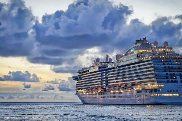 Quelles sont les options de divertissement pour les jeunes adultes en croisière ?